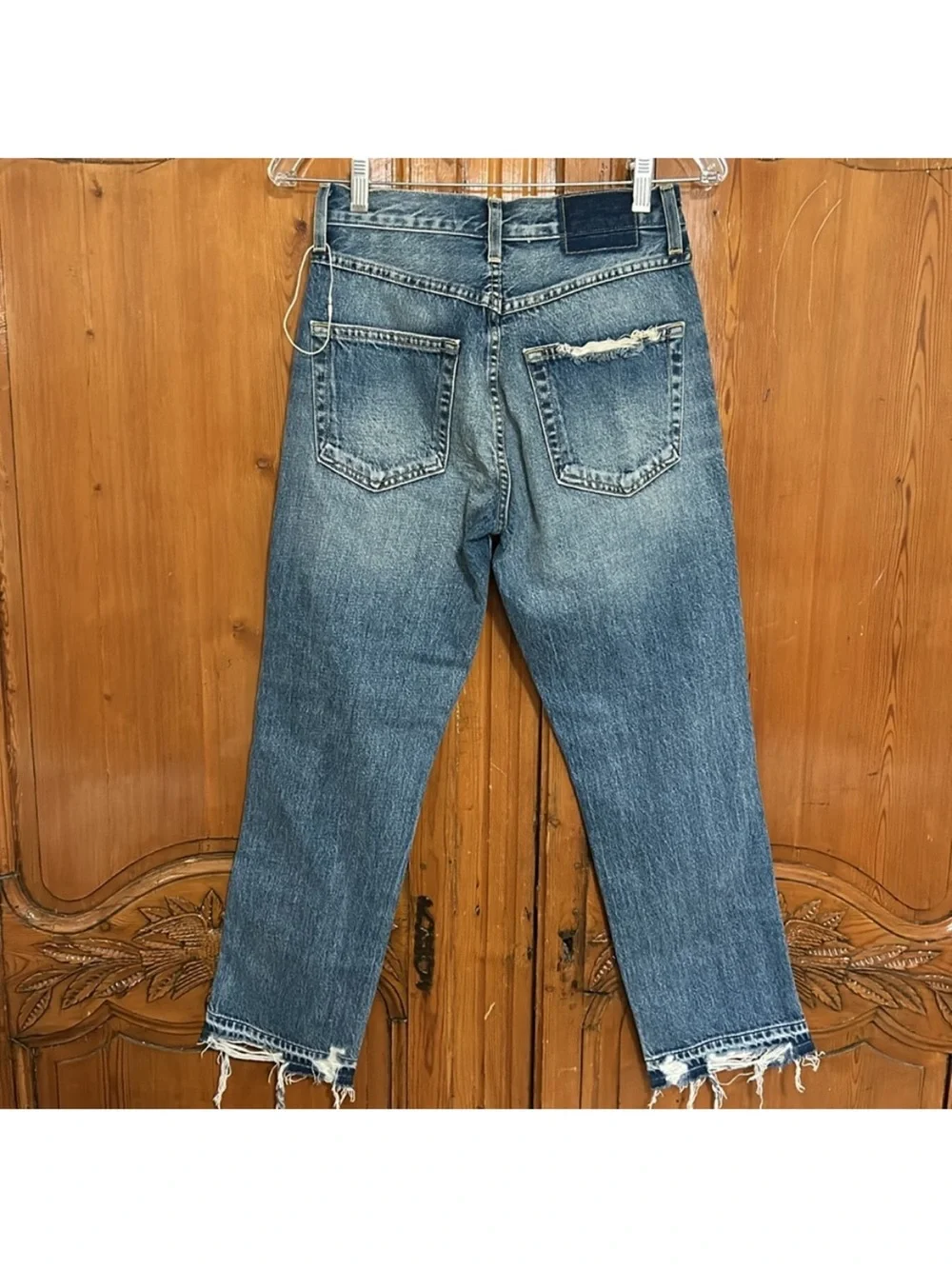 AMO Babe Loved W/Destroy Jeans